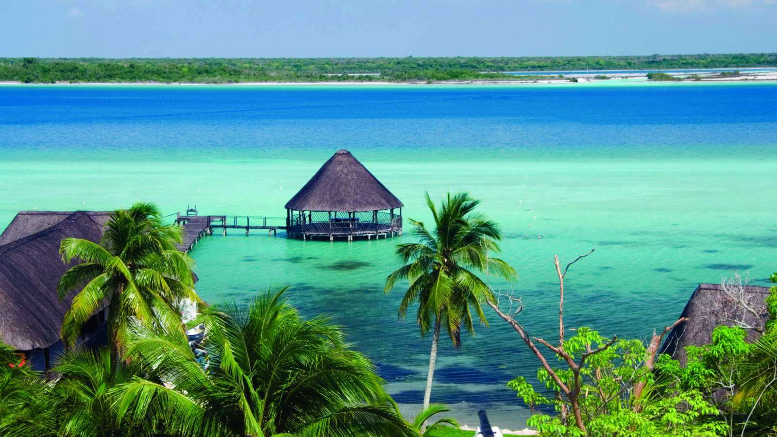 bacalar a beautiful turquoise lake of seven colors